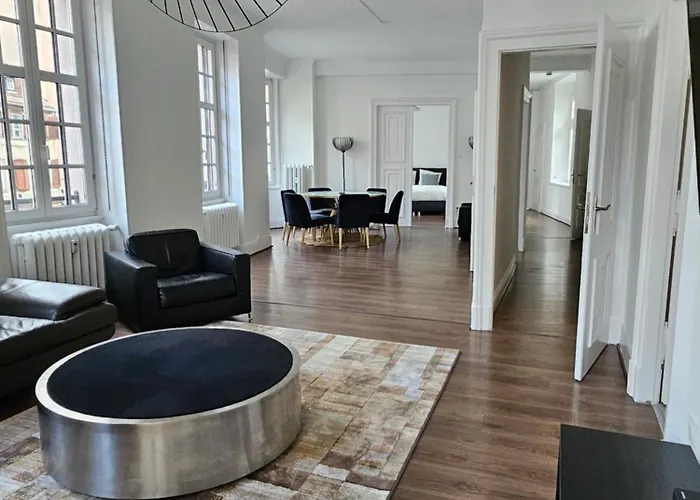 Superbe 140 M2 Plein Centre-ville De *